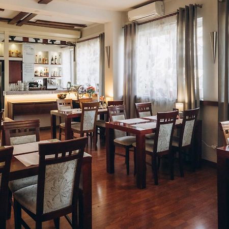 Hotel-24 ปวอตสก์ ภายนอก รูปภาพ