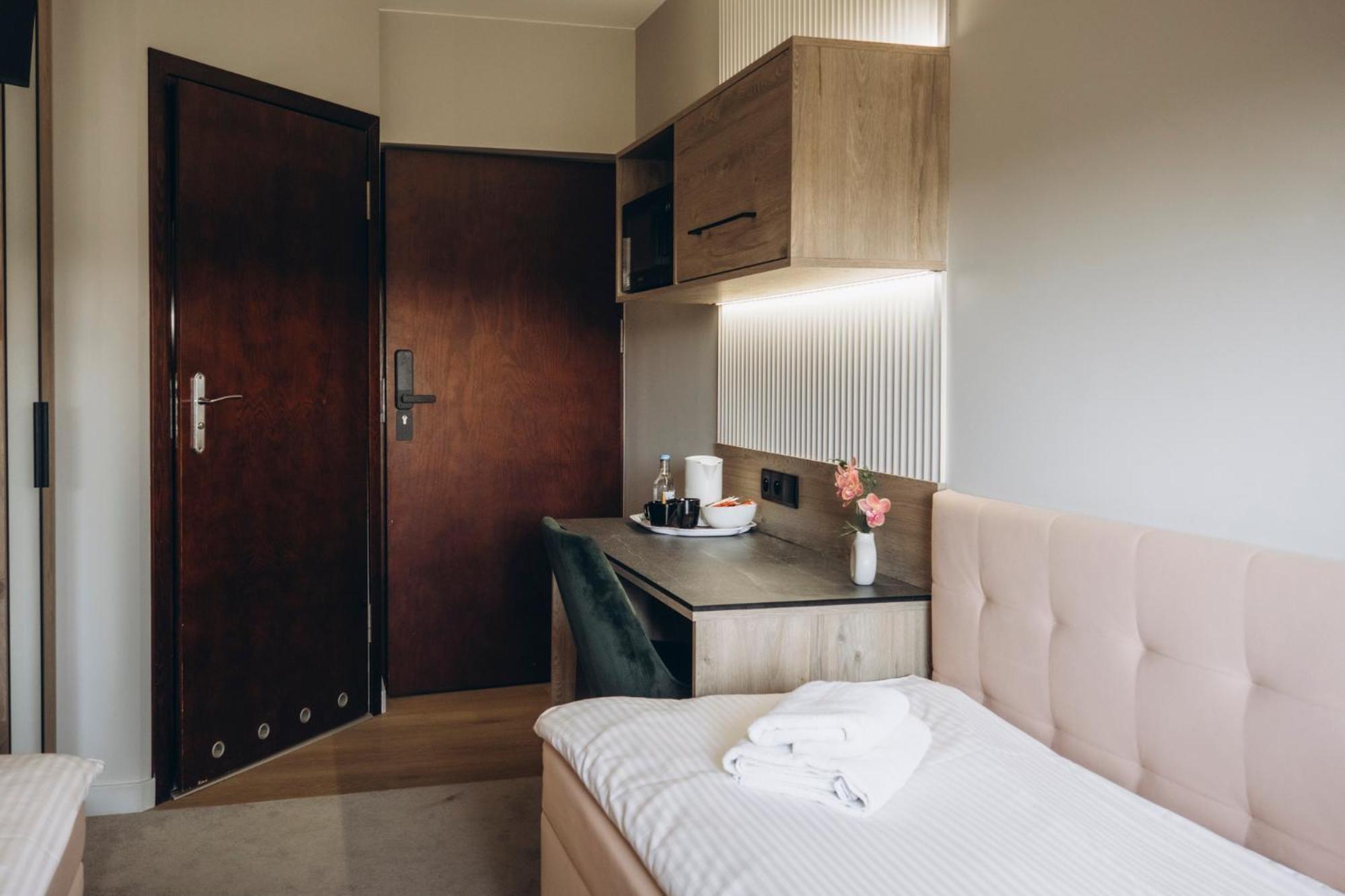Hotel-24 ปวอตสก์ ภายนอก รูปภาพ